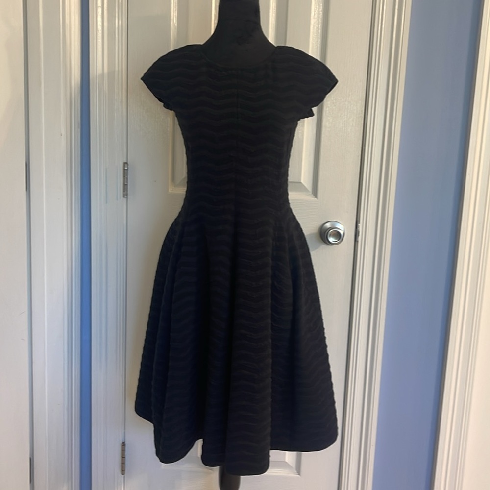 EUC Armani Collezioni Black Chevron Dress - Sz 6